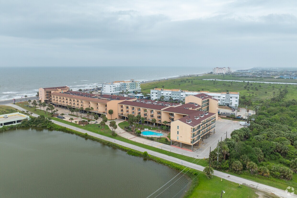 Foto aérea - Maravilla Condominiums