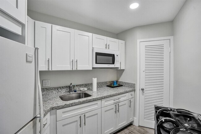 Foto del edificio - 301 N Ocean Blvd