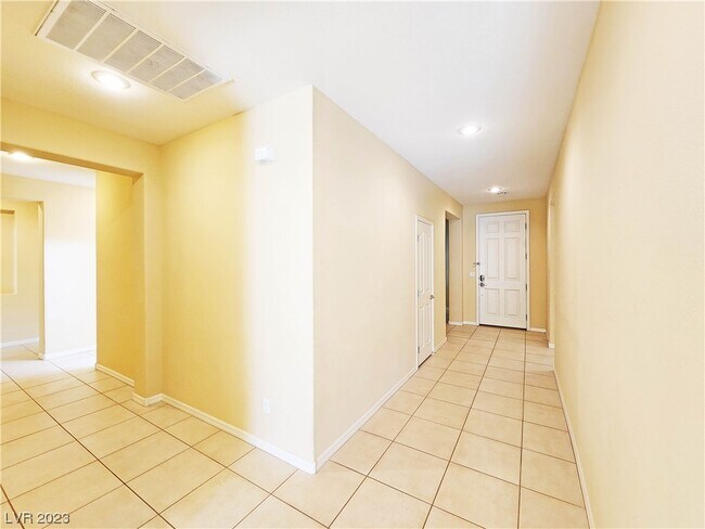 Building Photo - 5661 Ailanto Ave