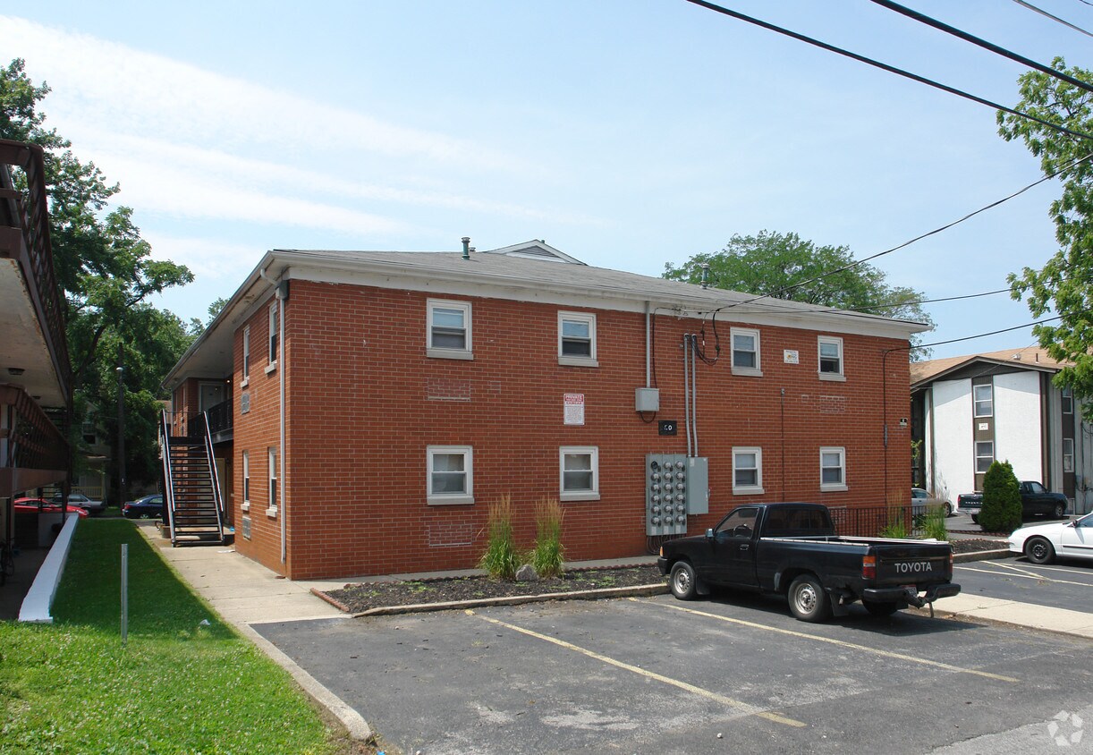 Foto del edificio - 50 McMillen Ave