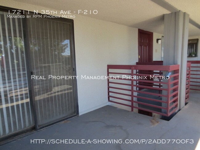 Building Photo - HUGE CONDO WITH TWO PATIOS!