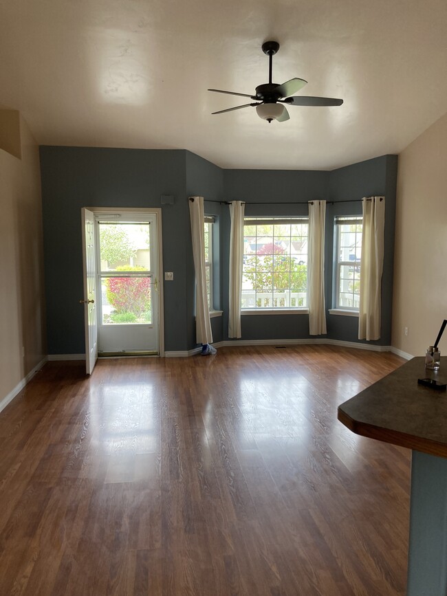 Building Photo - 382 Hailee Ave
