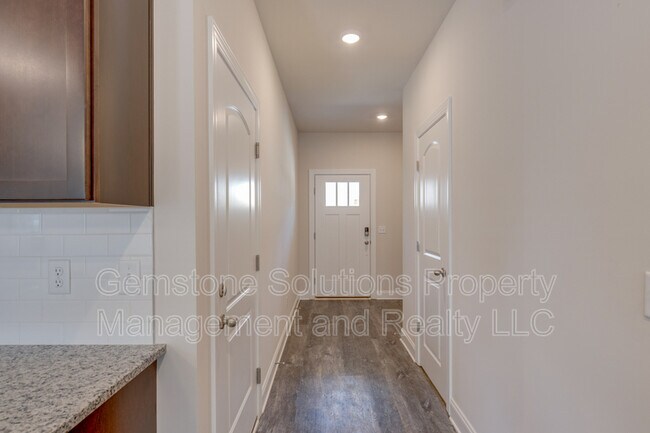 Building Photo - 821 Arrington Way