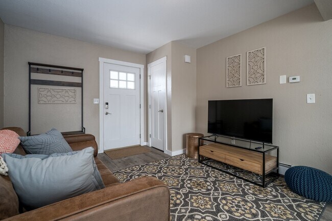 Foto del edificio - 909 E 46th Ct