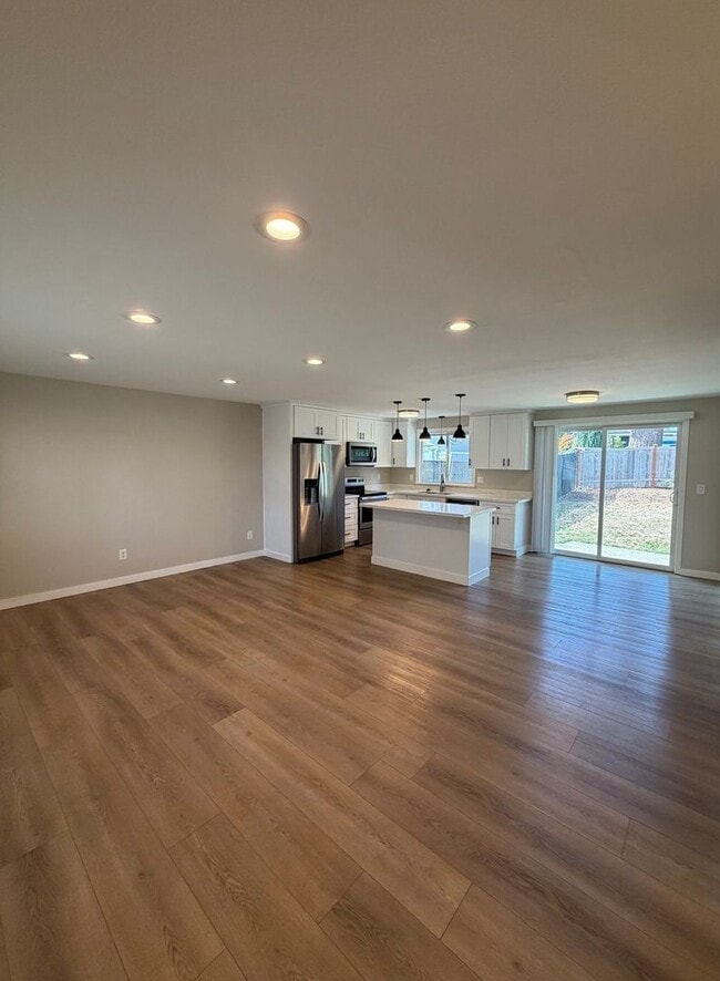 Building Photo - 6518 Elliott Way