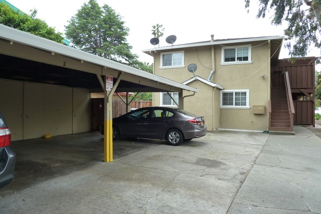 Building Photo - 191 Showers Dr