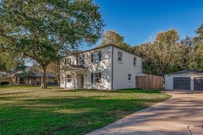Foto del edificio - 2414 Walnut Bend Ln