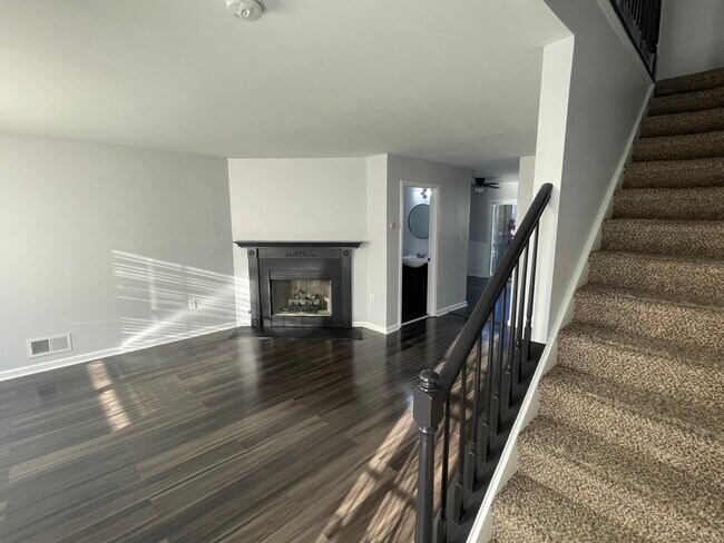 Foto del edificio - 104 Hudson Ct