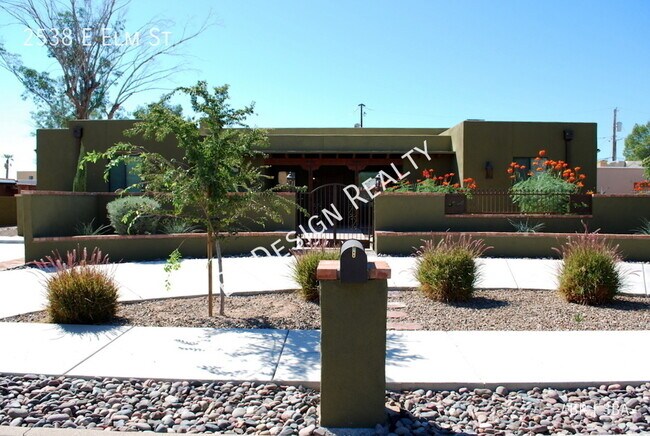 Building Photo - Blenman Elm 4 Bed 3 Bath Custom Home