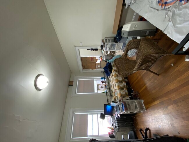 Building Photo - 231 Park Dr