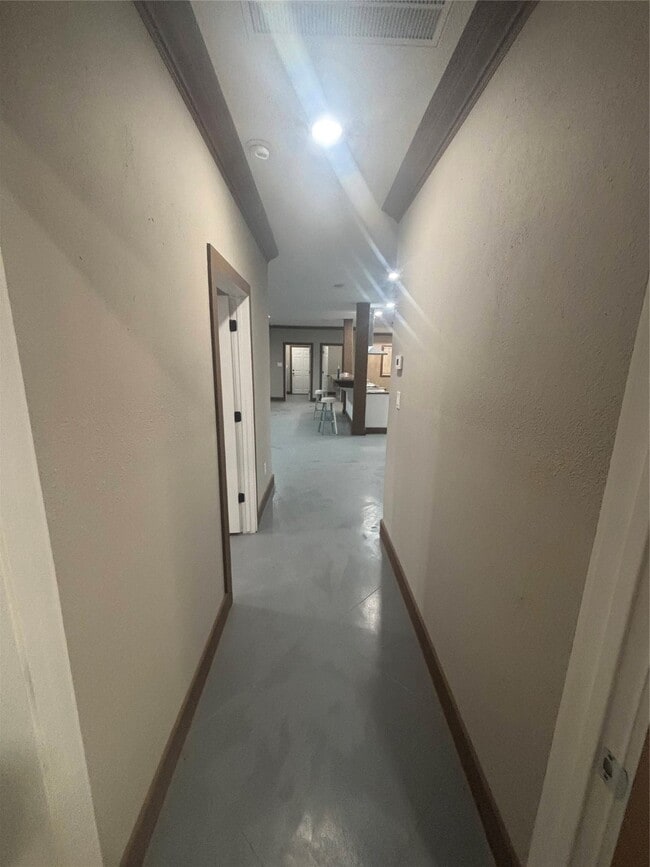 Building Photo - 9480 Plum Grove Rd