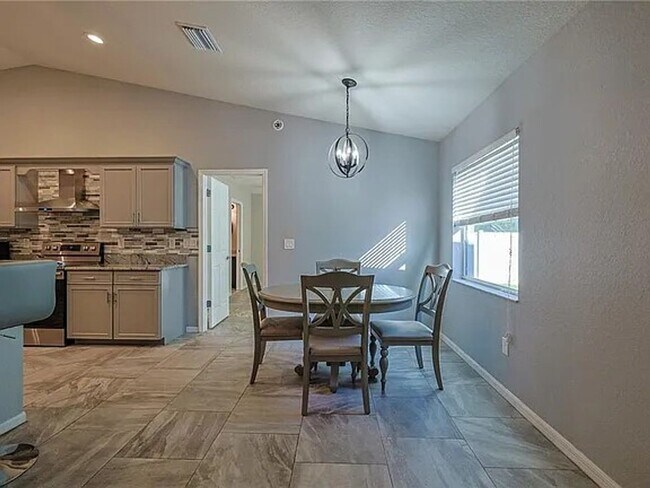 Foto del edificio - Kingsland Country Estates, Move In Ready