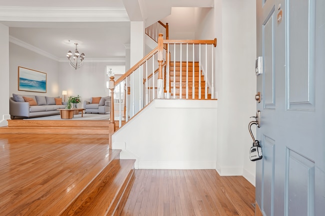 Photo - 1022 Crestfield Dr House