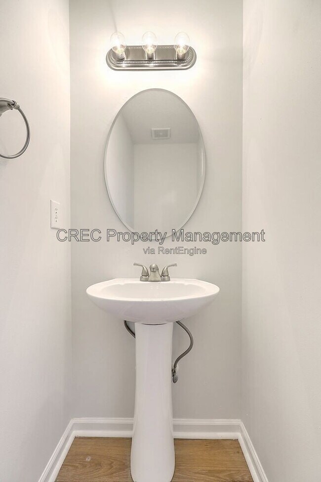 Foto del edificio - 8047 Shadow Oak Dr
