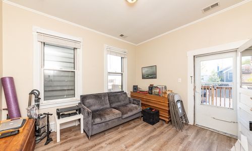 Foto del edificio - 1431 W Belmont Ave