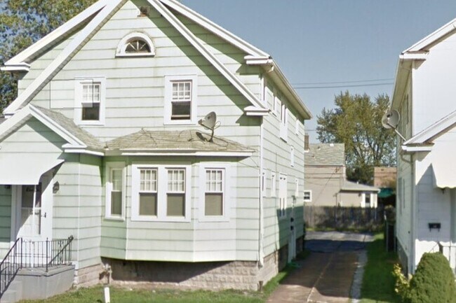 Foto del edificio - 32 Princeton Blvd