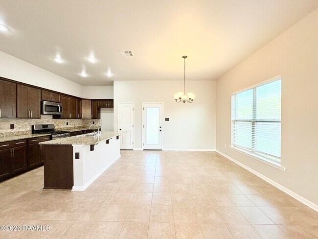 Building Photo - 129 Gray Birch Lp