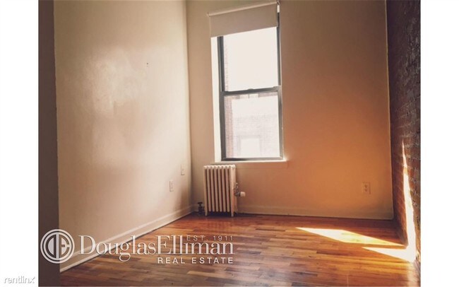 Building Photo - 216 E 29th St