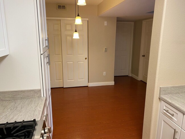 Foto del edificio - A Beautiful 1 Bedroom, 1 Bathroom condo in...