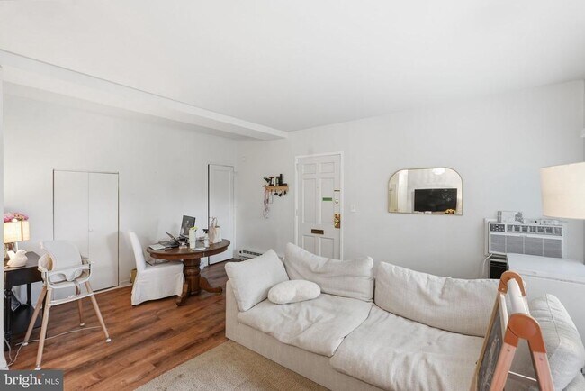 Foto del edificio - 3727 Lyons Ln