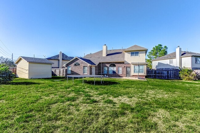 Building Photo - Discover the epitome of suburban living in...