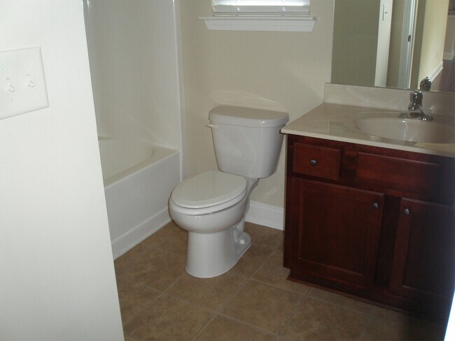 Foto del edificio - 3645 Fallen Oak Ln