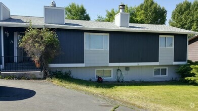 Building Photo - 2401 Arcadia Dr