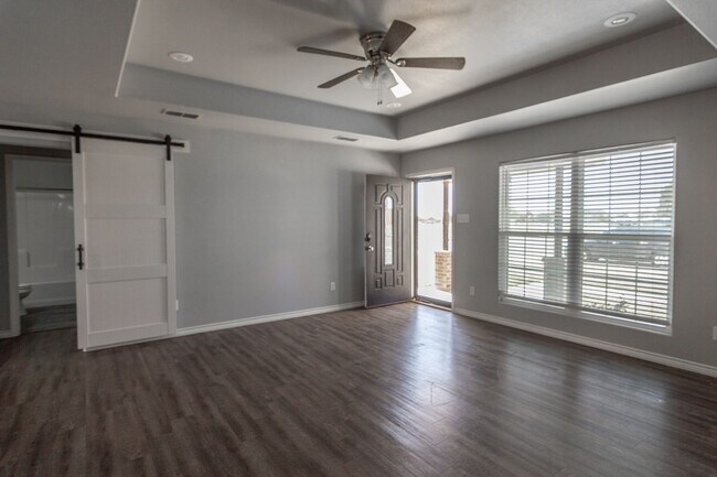 Building Photo - 3 bed 2 bath - Frenship ISD