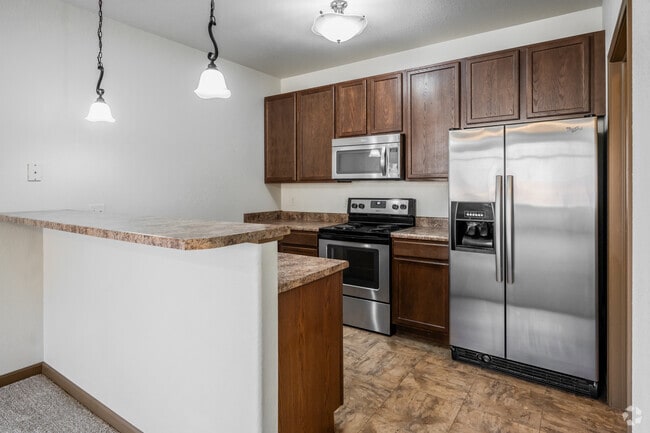 2BR, 2BA - Scott - 1,117SF - Kitchen - Founders Park Village Apts