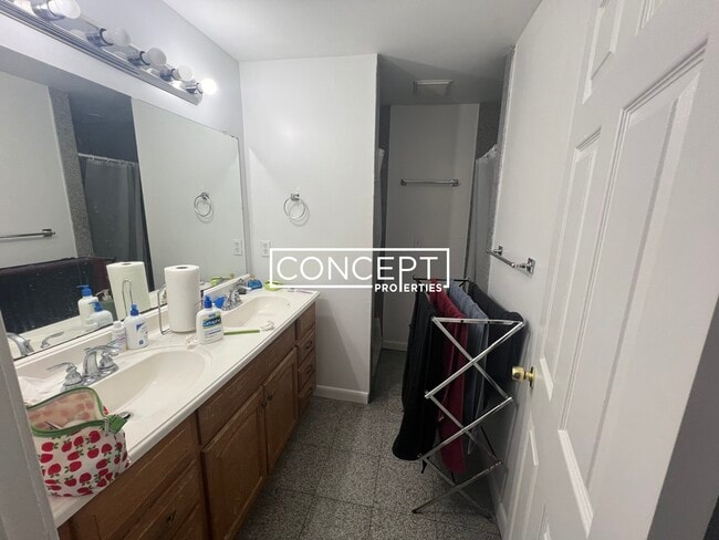 Building Photo - 10 Parker Hill Ave