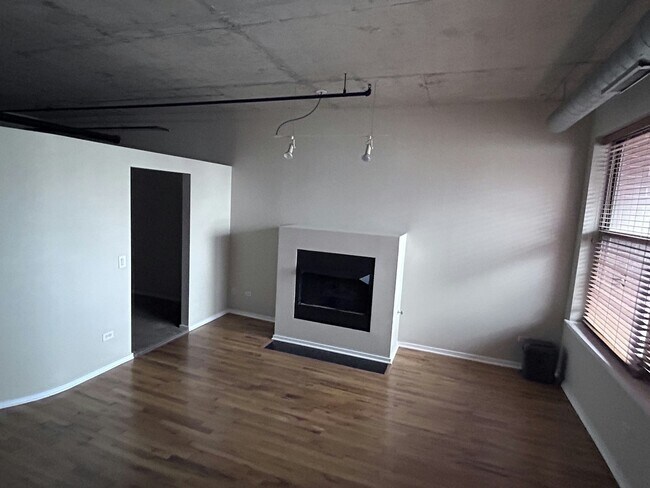 Foto del edificio - 6 South Laflin Street, Unit 920