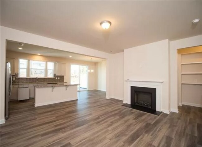 Foto del edificio - 5848 Clan MacLaine Dr