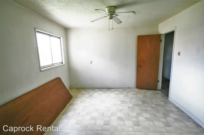 Building Photo - 325 W Manana Blvd