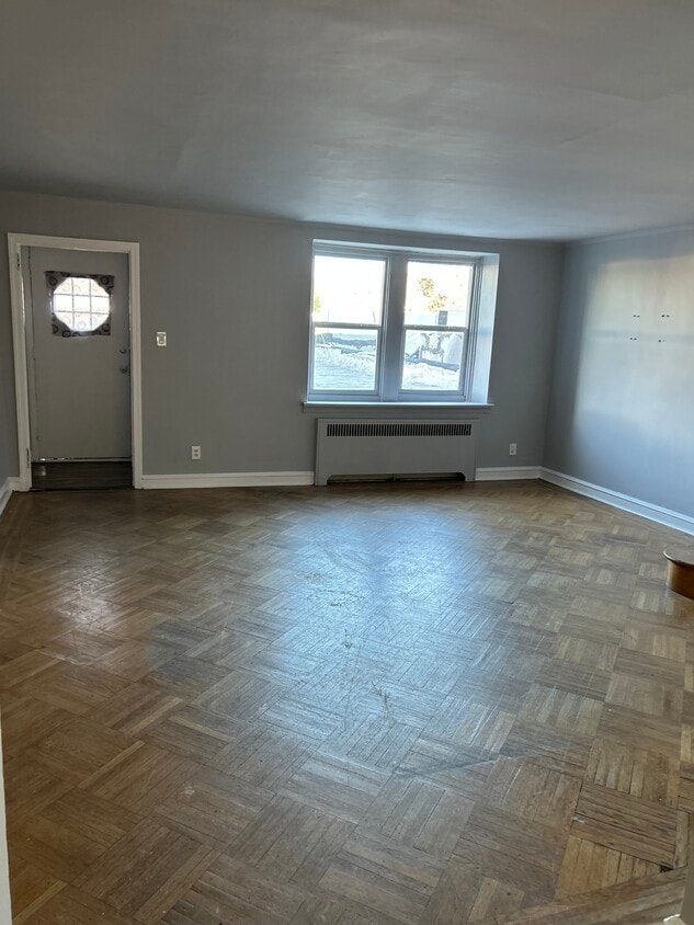 Sala de estar - 6723 Castor Ave