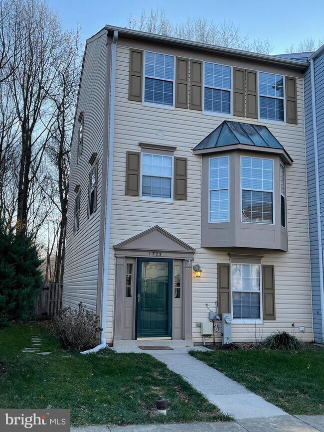 Building Photo - 1525 Ashburnham Dr