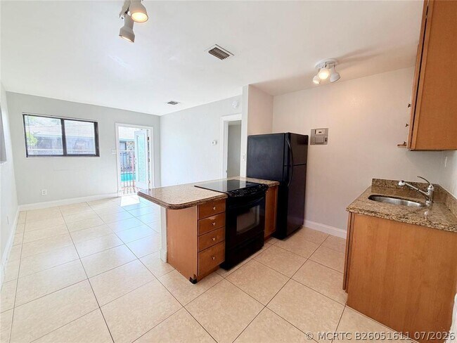 Foto del edificio - 1023 NW 1st Ave