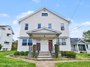 Building Photo - 814 Price St