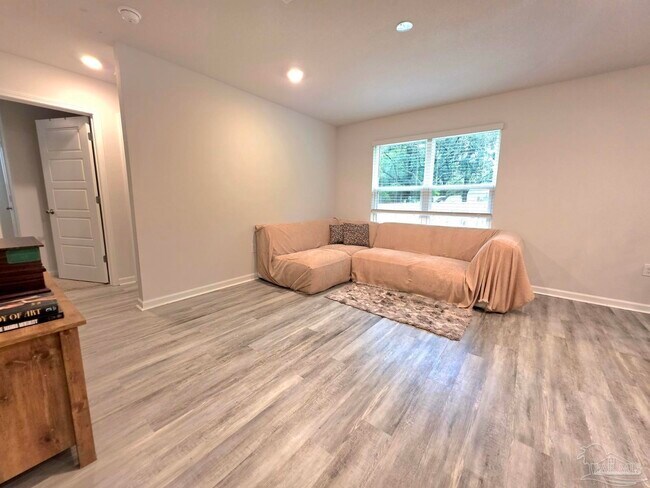 Foto del edificio - 5792 Belmont Stakes Rd