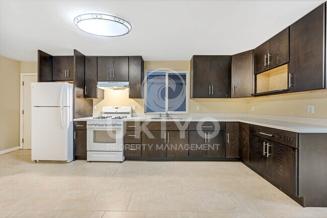 Building Photo - 621 Fallon St