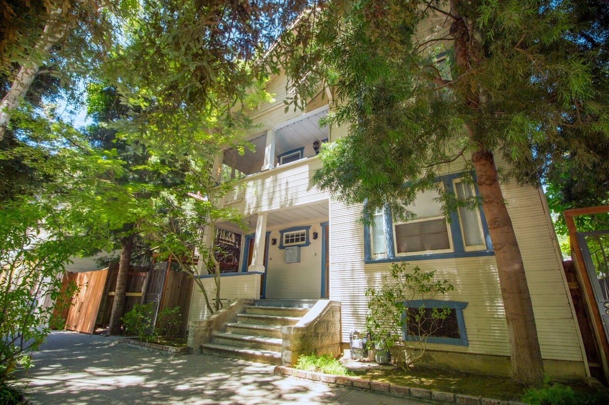 Building Photo - 605-607 T St