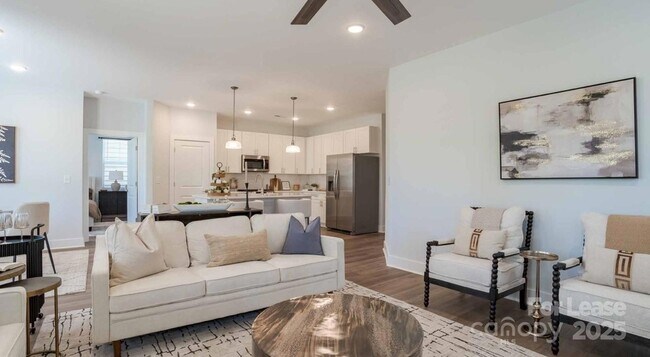 Foto del edificio - 8629 Chagrin Dr