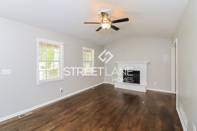 Foto del edificio - Charming 5 Bedroom in Powder Springs!