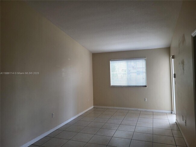 Foto del edificio - 2701 SE 12th Rd