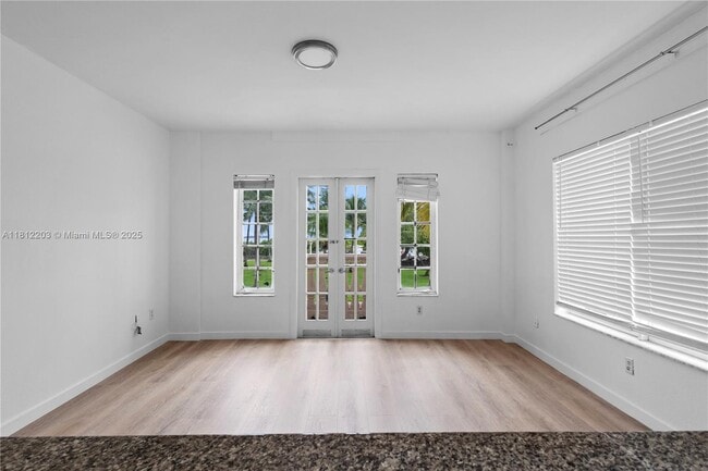 Building Photo - 918 Ocean Dr