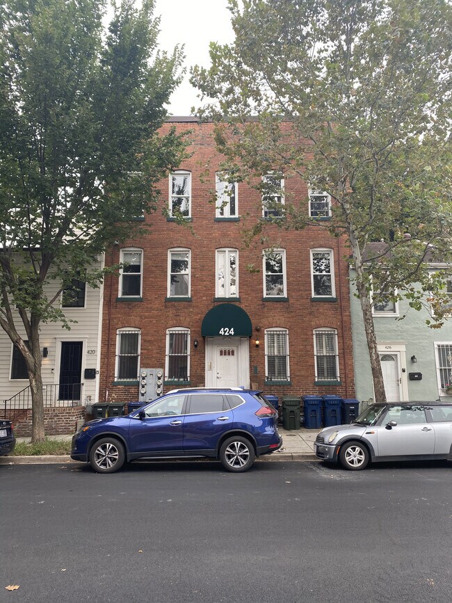 Building Photo - 424 Ridge St NW