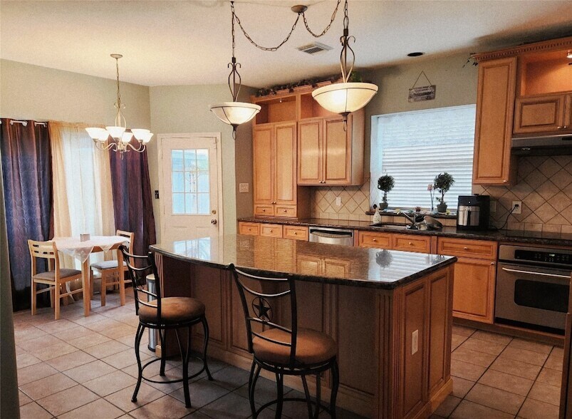 Foto principal - 16002 Cutten Rd
