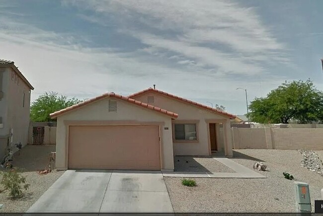 Building Photo - 1429 E Avenida Fresca