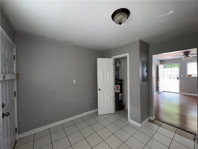 Foto del edificio - 2430 Perry Blvd NW