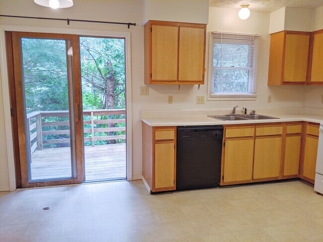 Foto del edificio - WESTPLEX - AVAILABLE AUGUST