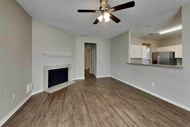 Foto del edificio - 14511 Cypress Falls Dr